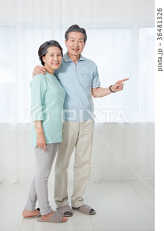 an elderly couple life, very harmoniously like newlyweds 356 an elderly couple life, very harmoniously like newlyweds 356 36481326
