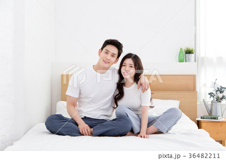 newly married couple 663 newly married couple 663 36482211