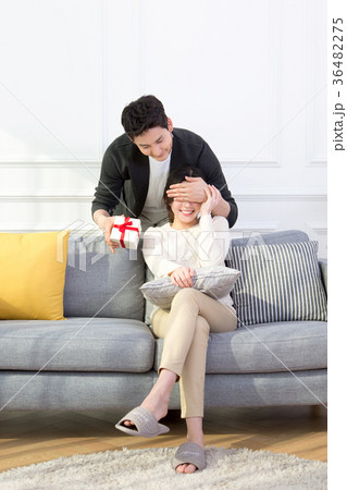 newly married couple 765 36482275