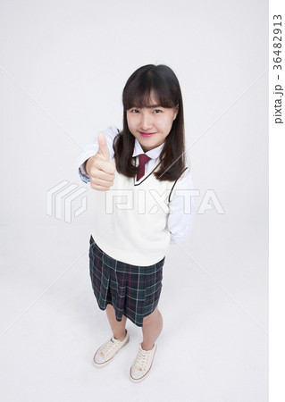Teenagers 009 36482913