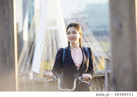 感情 東洋人 ビジネス 36489451