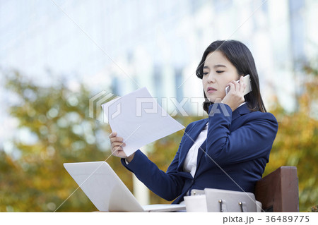 大人 成人 女性 36489775