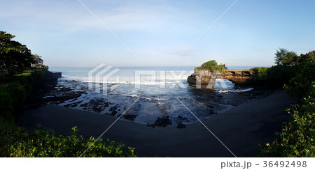 Tanah Lot & Batu Bolong temple. 36492498