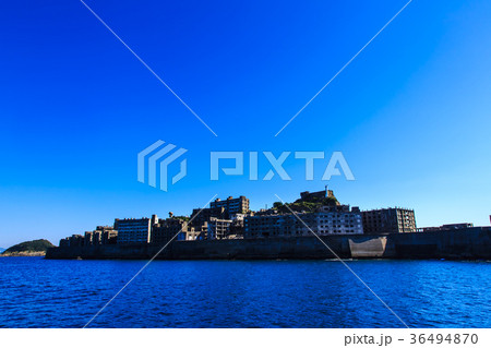 軍艦島と青空　軍艦島クルーズ 36494870