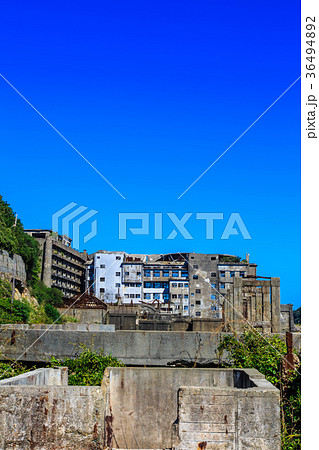 軍艦島と青空　軍艦島クルーズ　上陸 36494892