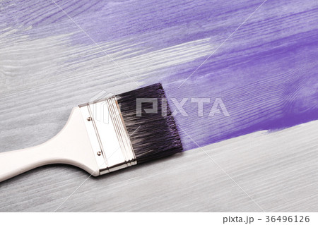 Painting white wooden surface Painting white wooden surface 36496126