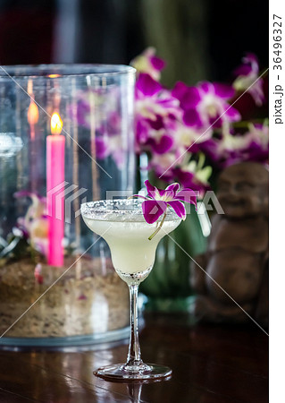 Still life with margarita cocktail and orchids 36496327