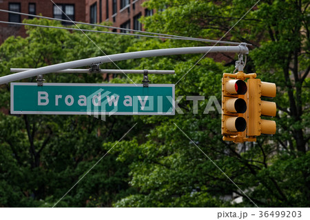 ブロードウェイ　標識 36499203