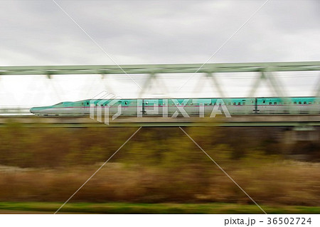 新幹線はやぶさ　流し撮り 36502724