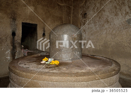 エローラ石窟群 第16窟のリンガ エローラ石窟群 第16窟のリンガ 36505525