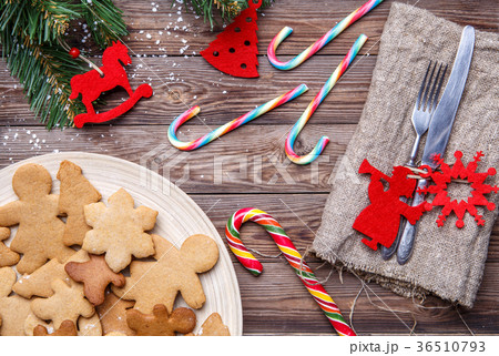 Decorated table with ginger cookies 36510793