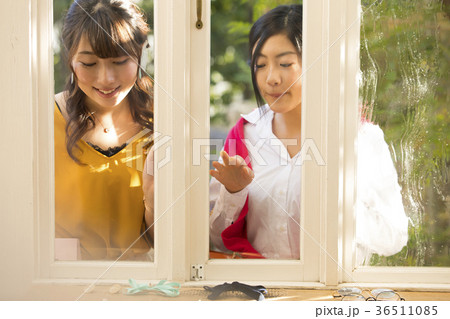 ショッピング お出かけ 女性 ショッピング お出かけ 女性 36511085
