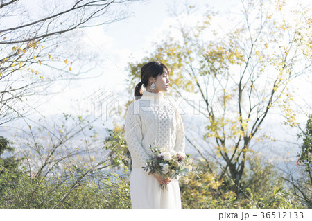 森の女性 森の女性 36512133