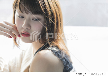 女性ポートレート 36512248