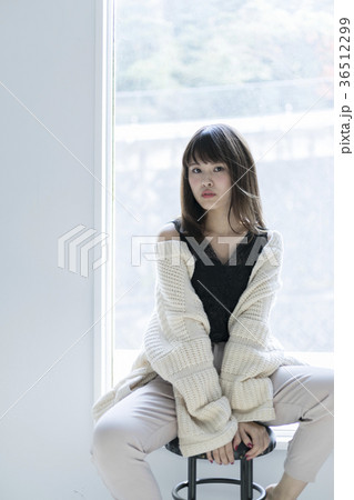 女性ポートレート 36512299