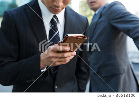 歩きスマホ 36513100