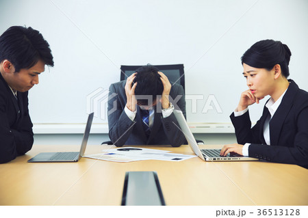 会議 問題 行き詰まる ビジネス 36513128