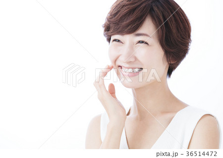 ビューティー　女性　スキンケア　ビューティ　若い女性　美容 36514472