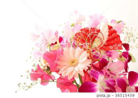 お正月のフラワーアレンジ 36515439