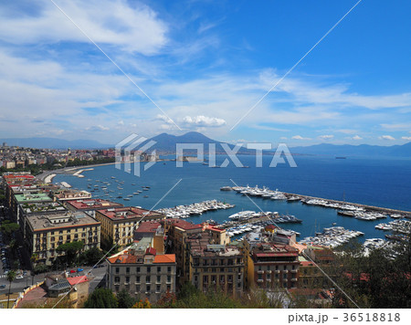 ナポリ・ポジリポの丘からの眺め / view from Posillipo Hill, Naples 36518818