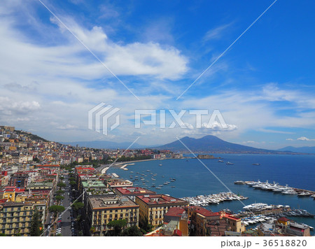ナポリ・ポジリポの丘からの眺め / view from Posillipo Hill, Naples 36518820