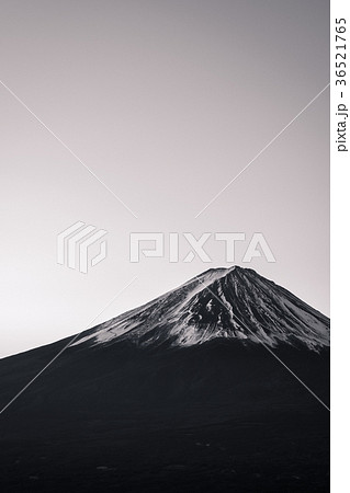 新道峠から望む富士山 （朝景） 36521765