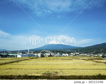 車窓の富士山 車窓の富士山 36523396