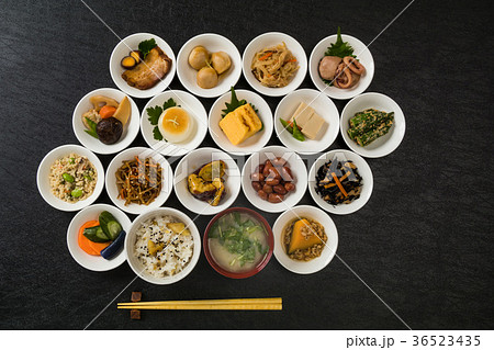 ごはんとおかずいろいろ Side dishes of rice japanese food ごはんとおかずいろいろ Side dishes of rice japanese food 36523435