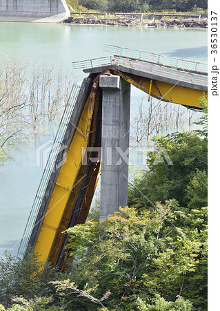 崩落した祭畤大橋 崩落した祭畤大橋 36530137
