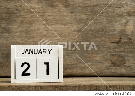 White block calendar present date 21 and January White block calendar present date 21 and January 36533439