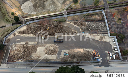 九州北部豪雨後のゴミ集積所・流木の有効利用 九州北部豪雨後のゴミ集積所・流木の有効利用 36542938