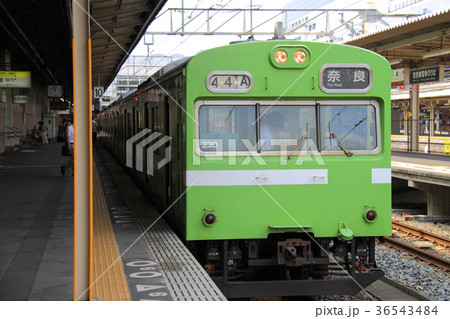 関西本線 普通列車 103系 天王寺駅 36543484