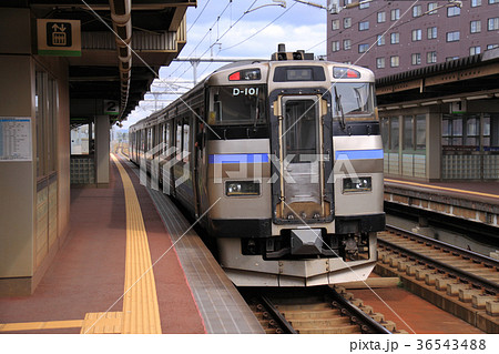 学園都市線 札沼線 普通列車 新琴似駅 学園都市線 札沼線 普通列車 新琴似駅 36543488