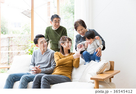 家族 3世代 36545412