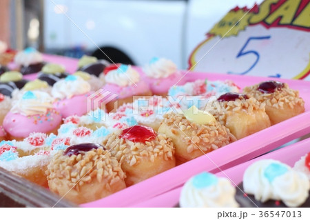 donuts at street food 36547013