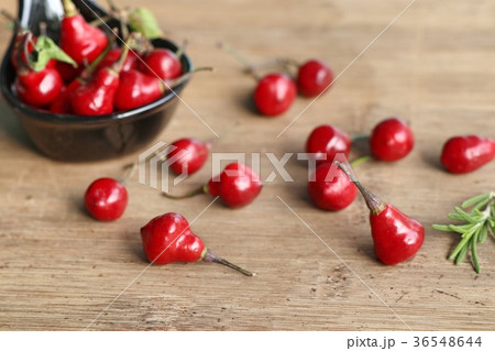 Spicy red chili peppers 36548644