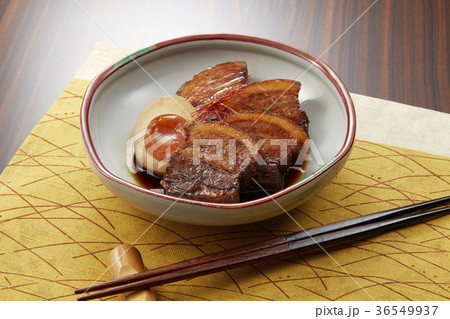 箸でほぐれるほど柔らかい豚の角煮 36549937