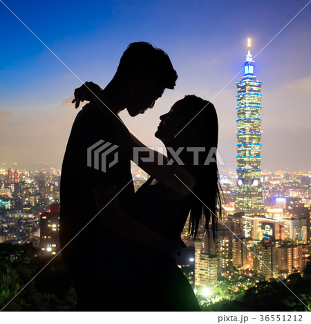 silhouette of couple silhouette of couple 36551212