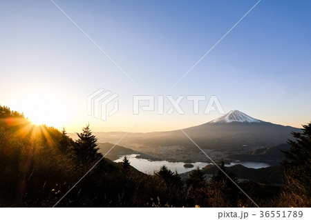 新道峠から望む富士山 (朝景) 新道峠から望む富士山 (朝景) 36551789