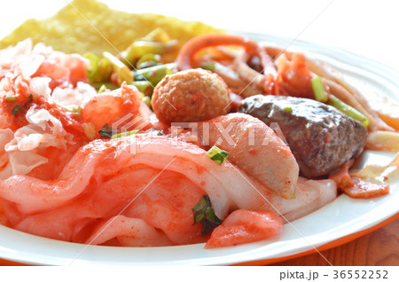 large noodle with fish and shrimp ball red sauce 36552252