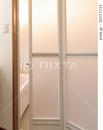 新築住宅 ユニットバス 折れ戸 36557733