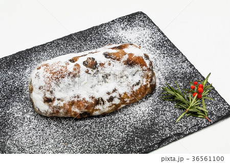 シュトレン　ドイツの有名なパン　(Stollen) Germany of pound cake 36561100