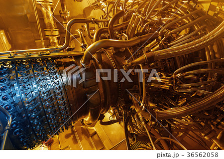 A gas turbine engine used on a sea platform for pr A gas turbine engine used on a sea platform for pr 36562058