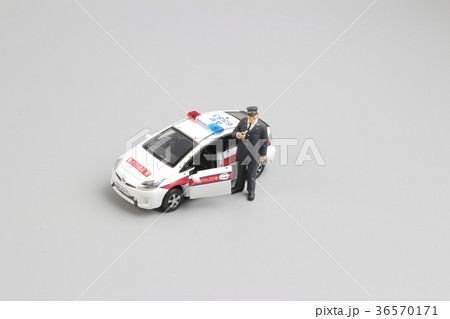 Police car and policeman officer isolated 36570171