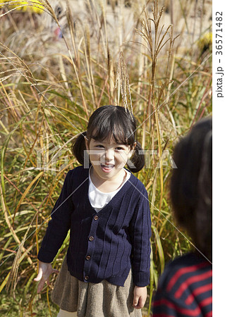 二つ結び ツインテール 感情 36571482