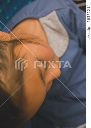 7 years old 36572214