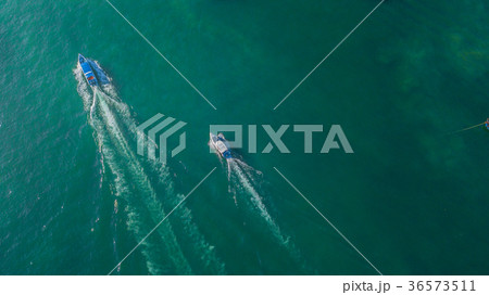 Aerial view of speed boat in the sea 36573511