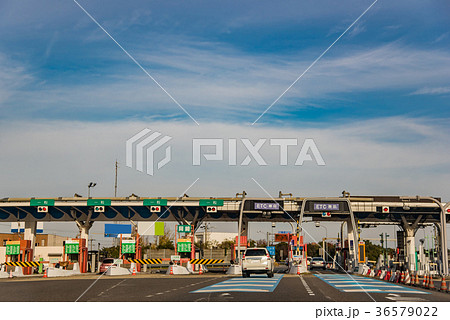 東名高速道路　岡崎インターの出口 36579022