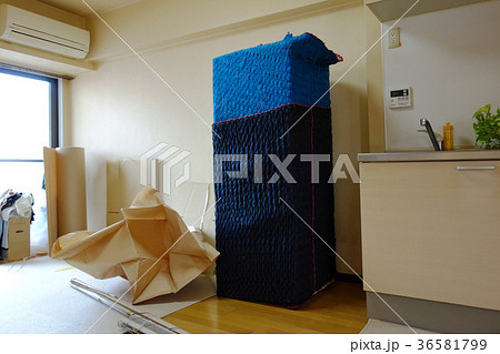 壁のヤニ汚れ 賃貸部屋退去時イメージ素材 壁のヤニ汚れ 賃貸部屋退去時イメージ素材 36581799