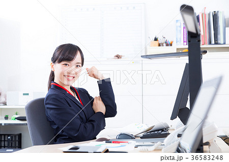 働く女性社員 OL ビジネスマン サラリーマン オフィスイメージ ビジネスイメージ 働く女性社員 OL ビジネスマン サラリーマン オフィスイメージ ビジネスイメージ 36583248